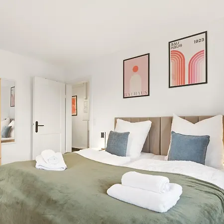 Apartament Ludwigscozyescape - Grosszuegiges Design Familien-apartment Mit 3 Schlafzimmern Am Residenzschloss, 7 Gaeste, Smarttv In Jedem Zimmer, Highspeed Wlan, Workspace, 24h Self Check-in, Parkplatz In 2 Min Gehweite