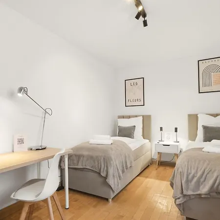 Apartament Ludwigscozyescape - Grosszuegiges Design Familien-apartment Mit 3 Schlafzimmern Am Residenzschloss, 7 Gaeste, Smarttv In Jedem Zimmer, Highspeed Wlan, Workspace, 24h Self Check-in, Parkplatz In 2 Min Gehweite
