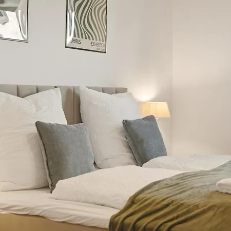 Apartament Ludwigscozyescape - Grosszuegiges Design Familien-apartment Mit 3 Schlafzimmern Am Residenzschloss, 7 Gaeste, Smarttv In Jedem Zimmer, Highspeed Wlan, Workspace, 24h Self Check-in, Parkplatz In 2 Min Gehweite