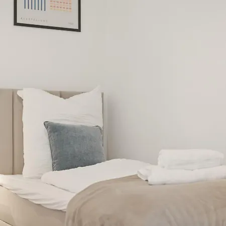 Апартаменты Ludwigscozyescape - Grosszuegiges Design Familien-apartment Mit 3 Schlafzimmern Am Residenzschloss, 7 Gaeste, Smarttv In Jedem Zimmer, Highspeed Wlan, Workspace, 24h Self Check-in, Parkplatz In 2 Min Gehweite *