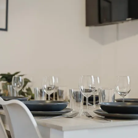 Ludwigscozyescape - Grosszuegiges Design Familien-apartment Mit 3 Schlafzimmern Am Residenzschloss, 7 Gaeste, Smarttv In Jedem Zimmer, Highspeed Wlan, Workspace, 24h Self Check-in, Parkplatz In 2 Min Gehweite Людвигсбург