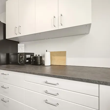 Apartament Ludwigscozyescape - Grosszuegiges Design Familien-apartment Mit 3 Schlafzimmern Am Residenzschloss, 7 Gaeste, Smarttv In Jedem Zimmer, Highspeed Wlan, Workspace, 24h Self Check-in, Parkplatz In 2 Min Gehweite Ludwigsburg