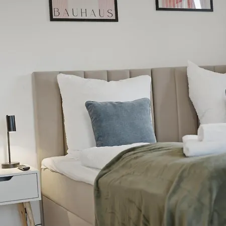 Ludwigscozyescape - Grosszuegiges Design Familien-apartment Mit 3 Schlafzimmern Am Residenzschloss, 7 Gaeste, Smarttv In Jedem Zimmer, Highspeed Wlan, Workspace, 24h Self Check-in, Parkplatz In 2 Min Gehweite Апартаменты Людвигсбург