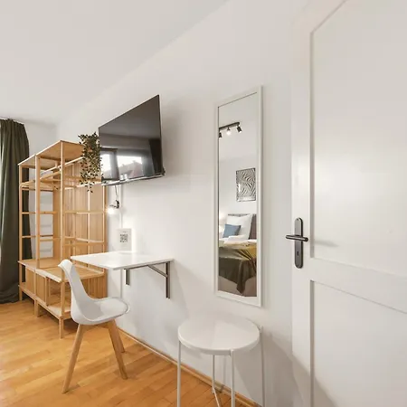 Ludwigscozyescape - Grosszuegiges Design Familien-apartment Mit 3 Schlafzimmern Am Residenzschloss, 7 Gaeste, Smarttv In Jedem Zimmer, Highspeed Wlan, Workspace, 24h Self Check-in, Parkplatz In 2 Min Gehweite Apartament